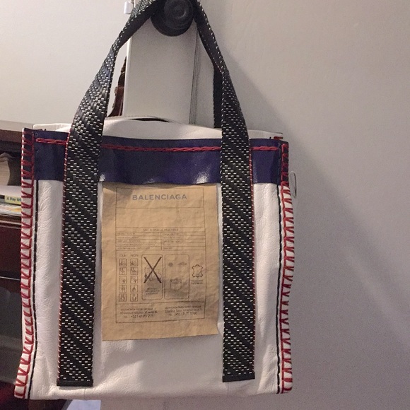 BALENCIAGA TOTE AUTHENTIC - Picture 2 of 16